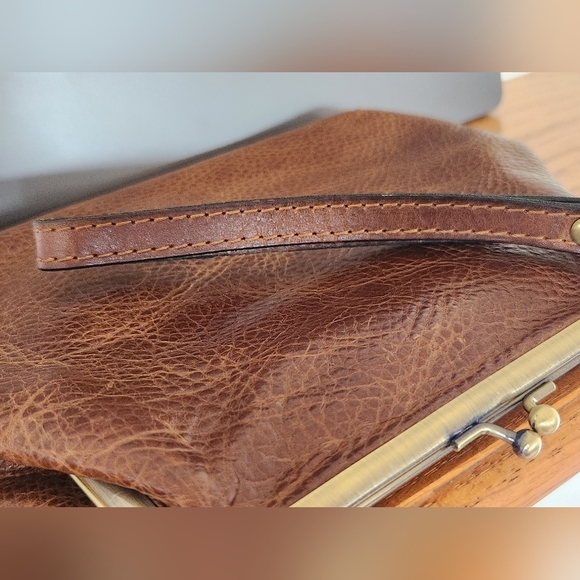 Patricia Nash Kiss Lock Large Wristlet - Picture 8 of 14